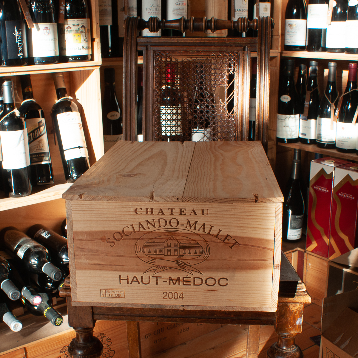 Original wine wooden case for 12 bottles from Château